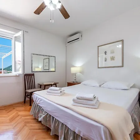 Apartment View Port